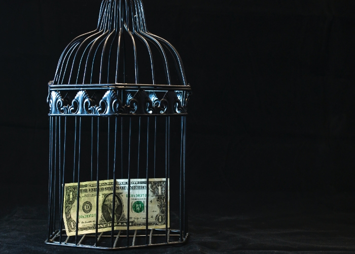 Marak Dedolarisasi, Status Dollar Mulai Runtuh?