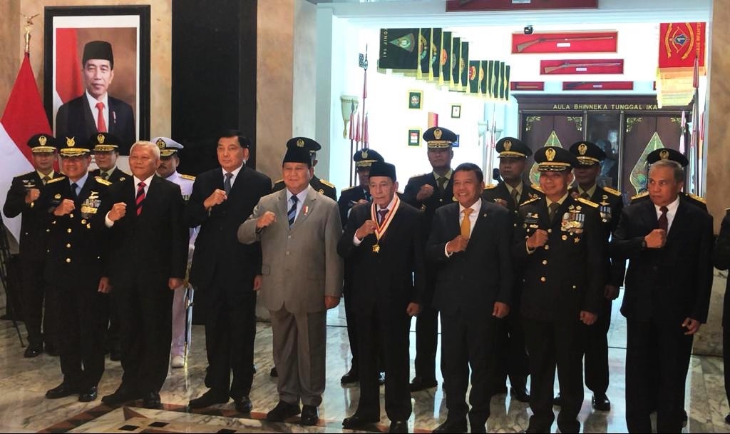 Prabowo Beri Habib Luthfi Penghargaan Dharma Pertahanan