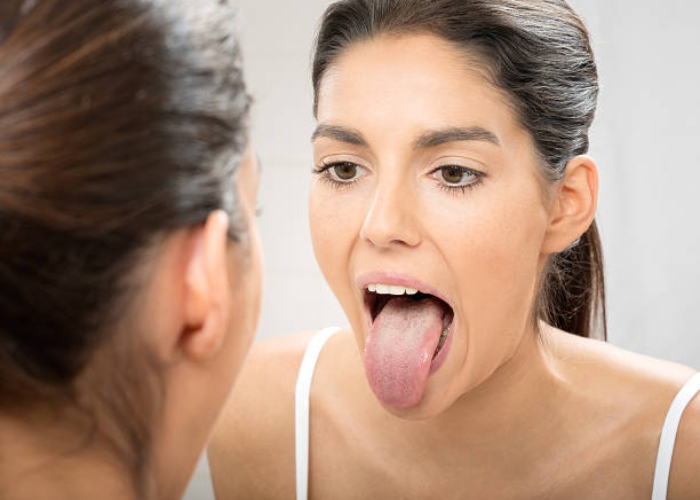 Cara Menyikat Lidah yang Benar untuk Menjaga Kesehatan Mulut