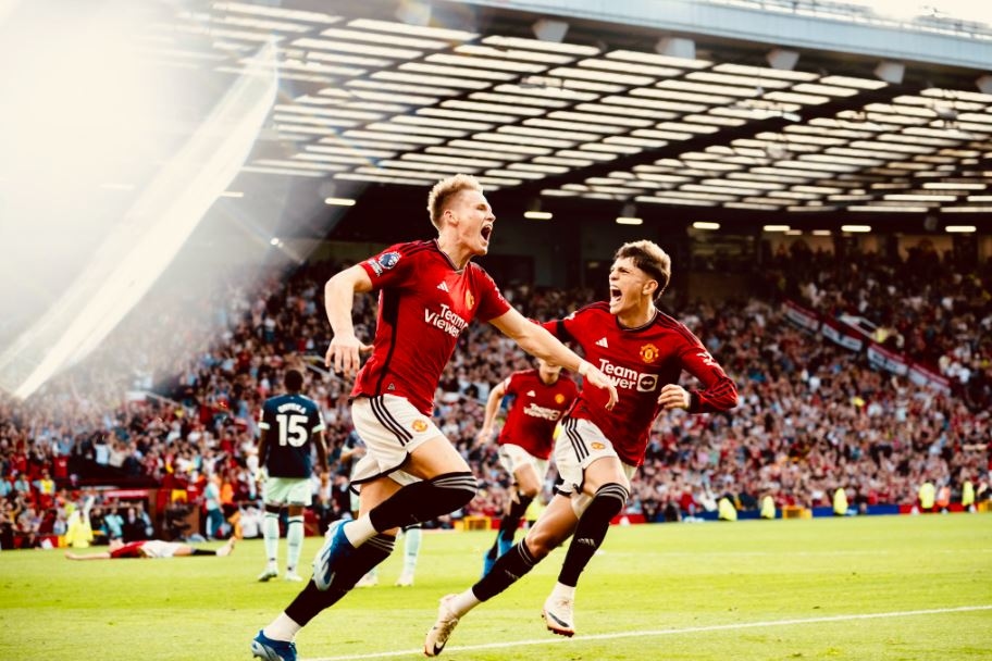 Dua Gol Injury Time Scott McTominay Selamatkan MU Di Old Trafford