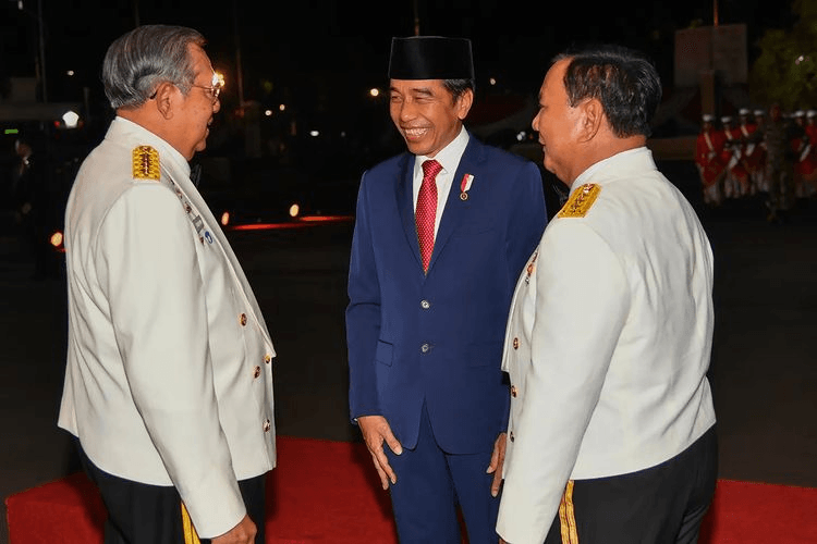 Jokowi-SBY-Prabowo Ngobrol Bareng, Parade Senja Saksinya