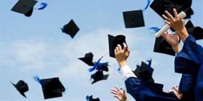 Catat! 5 Beasiswa S3 Luar Negeri Tanpa Persyaratan TOEFL