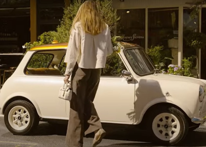 Bukan Sembarang Kendaraan, Mobil Listrik Mini Klasik Dibandrol Rp2 Miliar! Apa Sih Kelebihannya?