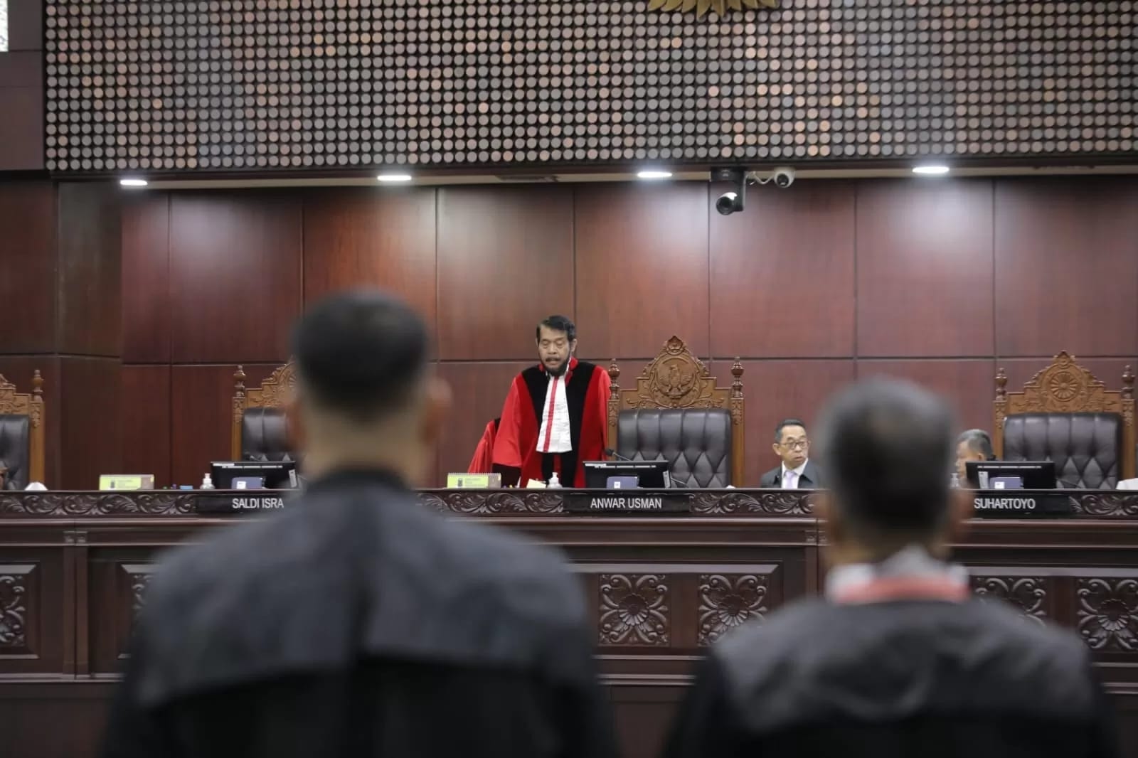 Anwar Usman, Mundur Sajalah…