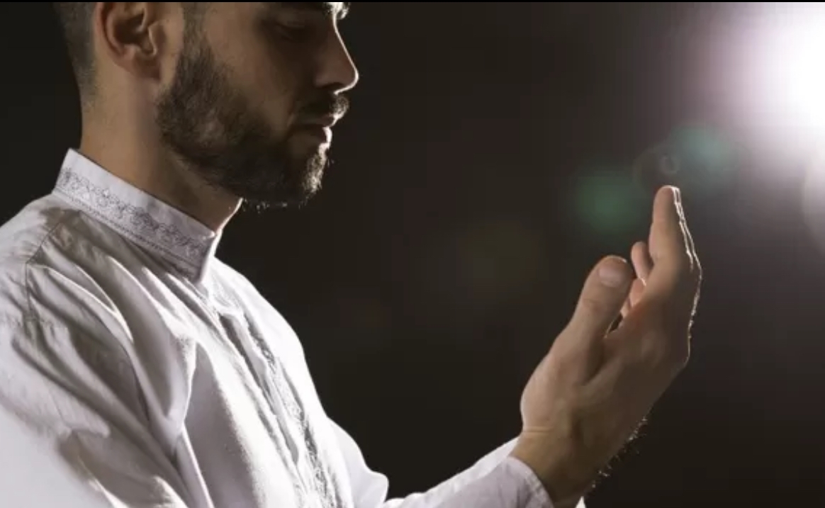 Doa Qunut Untuk Salat Subuh, Lengkap Dengan Arab, Latin Dan Manfaat Membacanya