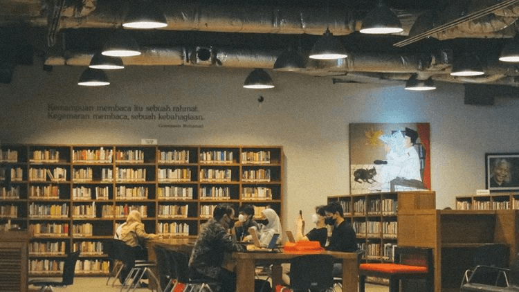Mahasiswa Wajib Tahu! 7 Perpustakaan Jakarta, Cozy Buat Nugas Dan Skripsian 