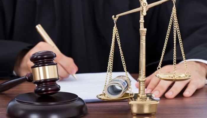 Tafsir Surah An-Nisa Ayat 135: Hakim Harus Bersikap Adil Tanpa Campur Tangan Orang Tua Dan Kerabat