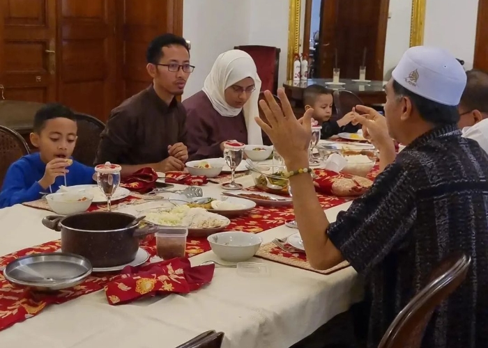 Menikah Dengan Orang Palestina Asli, Ini Sosok Istri Muhammad Husein