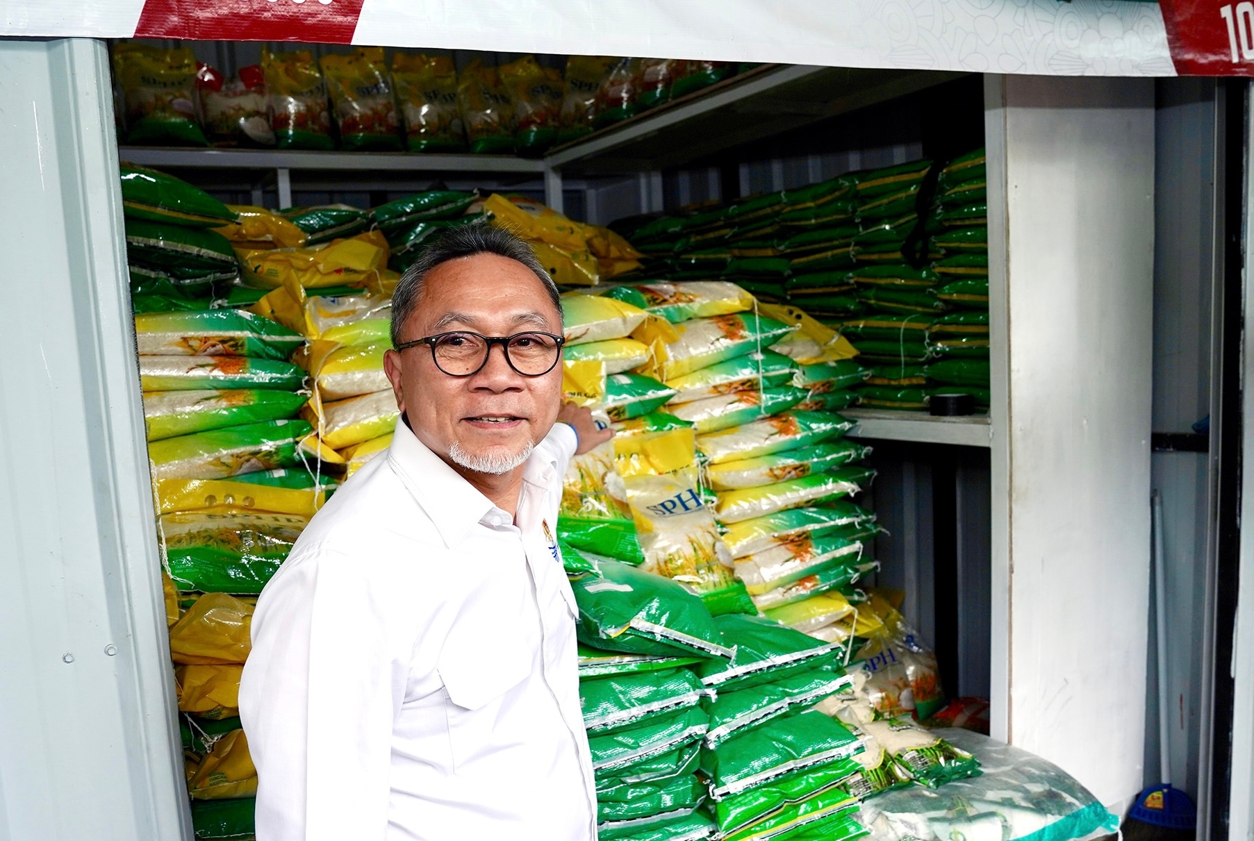 Kunjungi Pasar Genteng Baru Surabaya, Mendag Zulhas: Harga Bapok Stabil dan Pasokan Melimpah