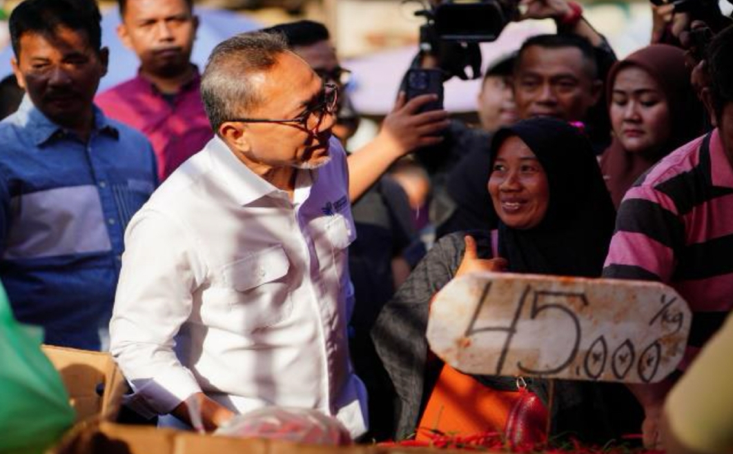 Tinjau Pasar Pagi TOS 3000 di Batam Jelang Nataru, Mendag: Harga Bapok Stabil, Pasokan Aman