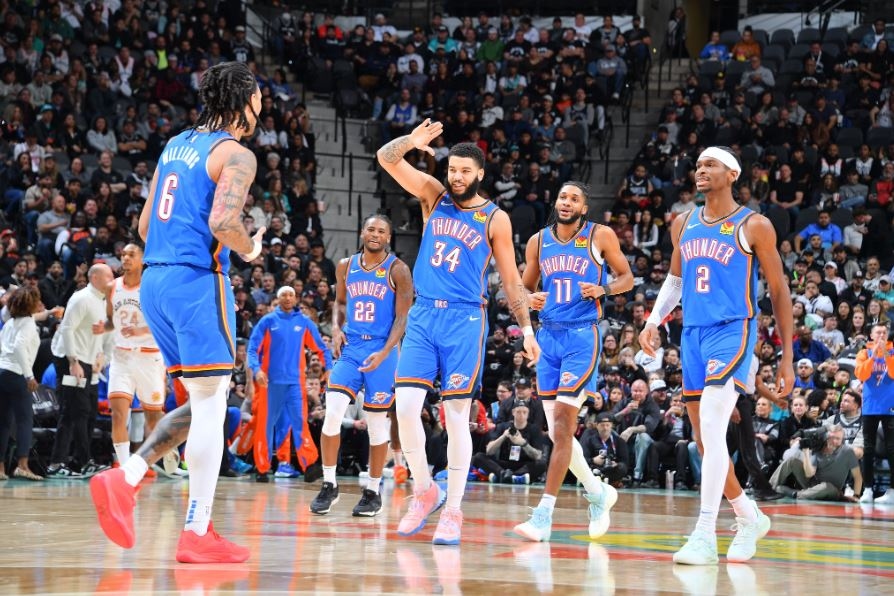 NBA Hari Ini: Tundukkan Spurs, Thunder Geser Timberwolves di Klasemen Wilayah Barat