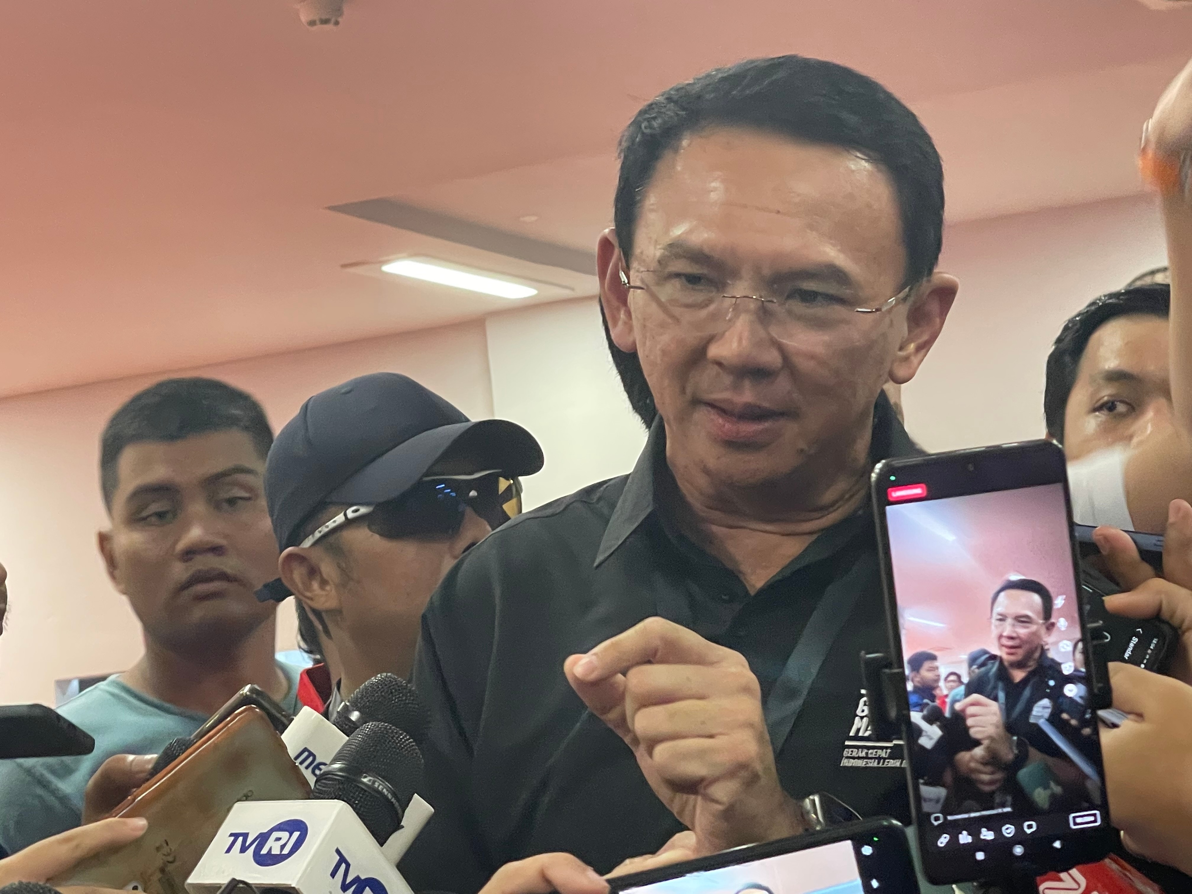 Ahok Bantah Sering Berkomunikasi dengan Anies Baswedan
