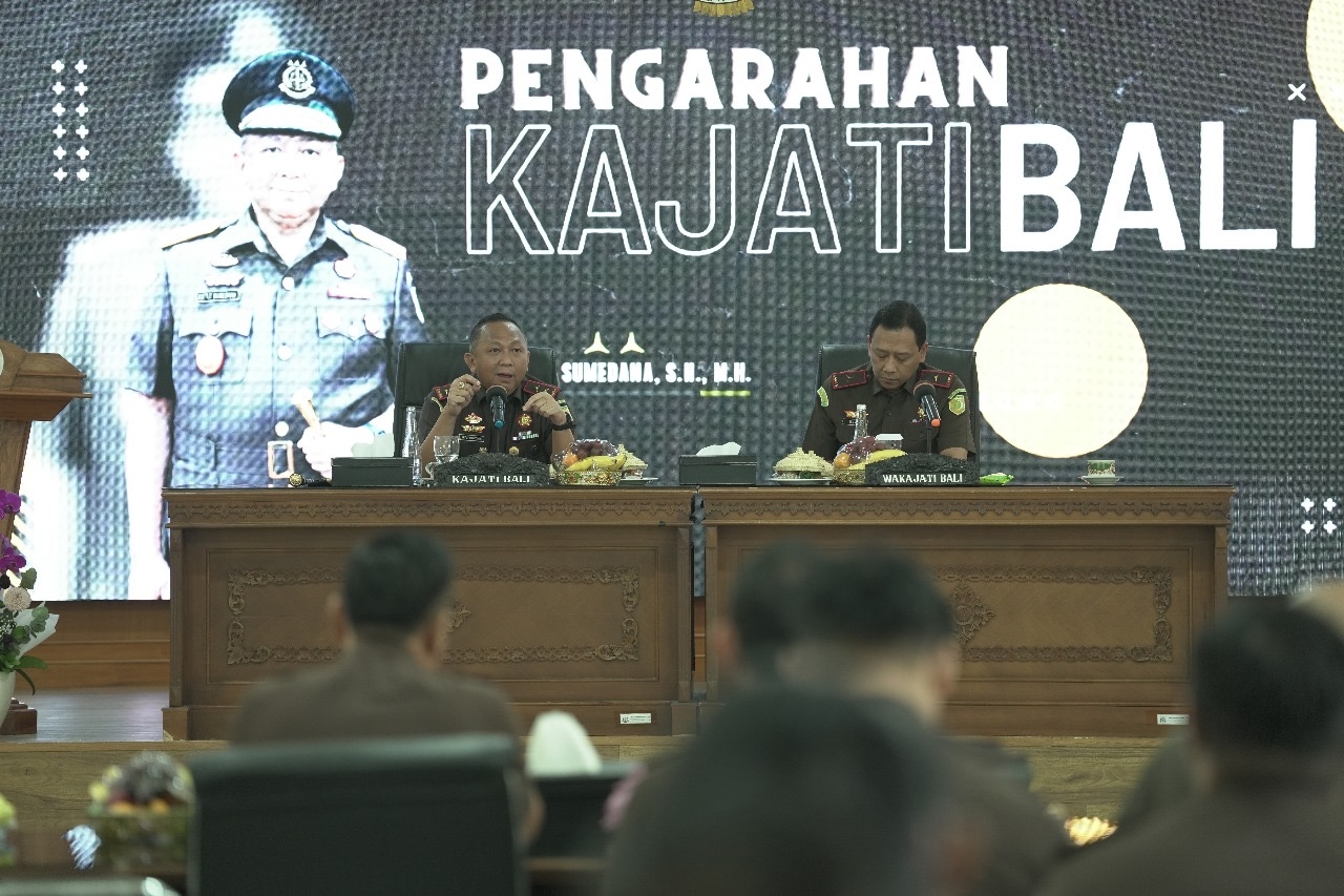 Berikan Pengarahan, Kajati Bali: Membangun Penegakan Hukum dengan Kearifan Lokal