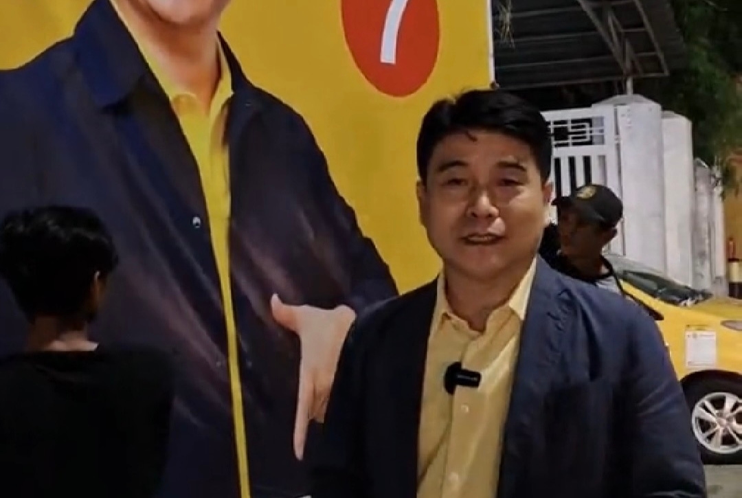Selesai Masa Kampanye, Caleg Golkar Chong Sung Kim Terlibat Langsung Turunkan Baliho