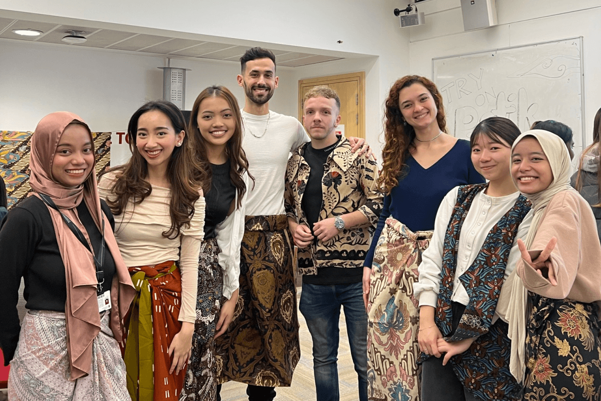 Apa Contoh atau Model Kolaborasi Kebudayaan yang Ideal Menurut Kalian?