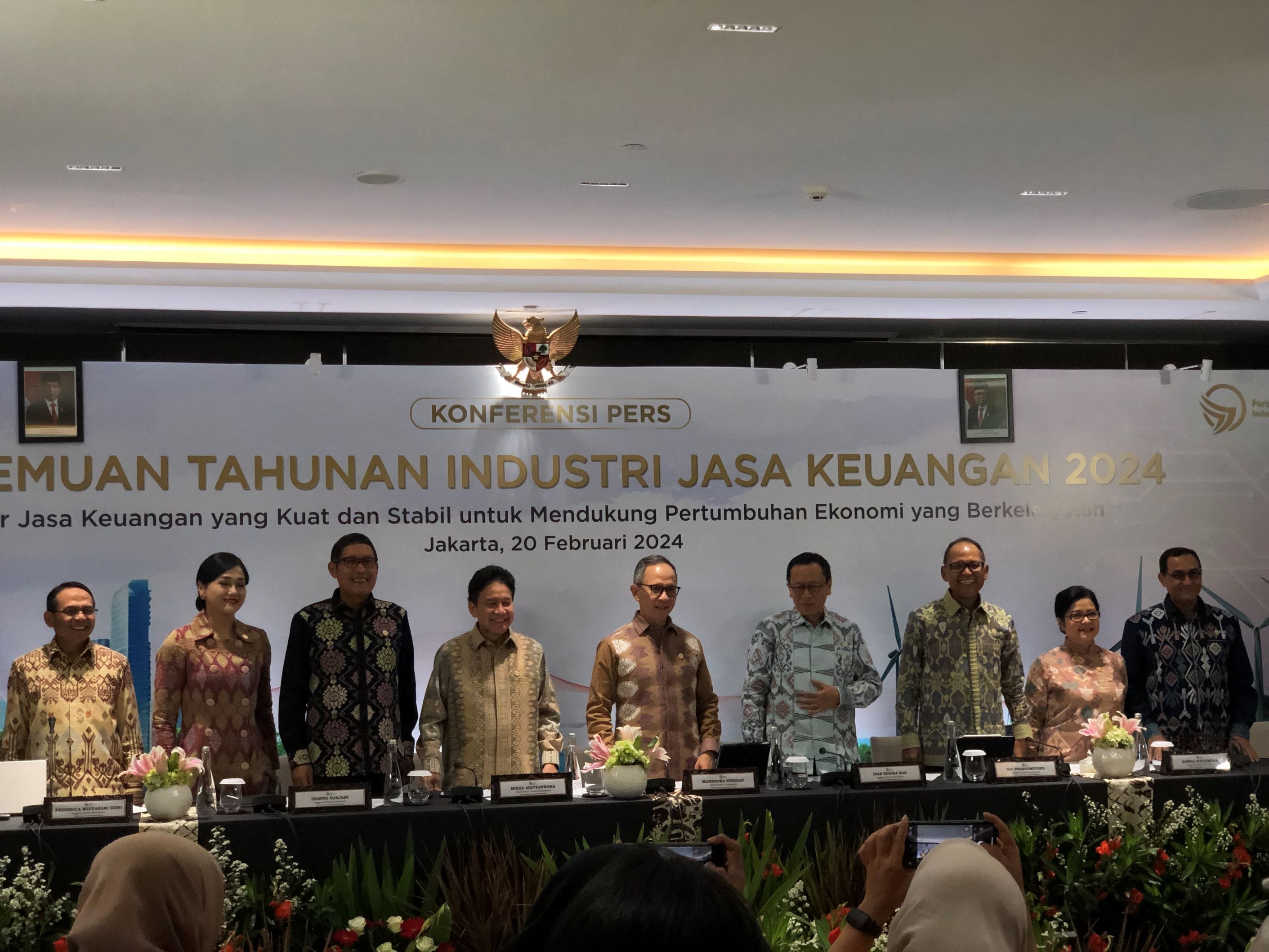 Bos OJK Sebut RI Telah Bangkit dari Situasi Wait and See Usai Pemilu