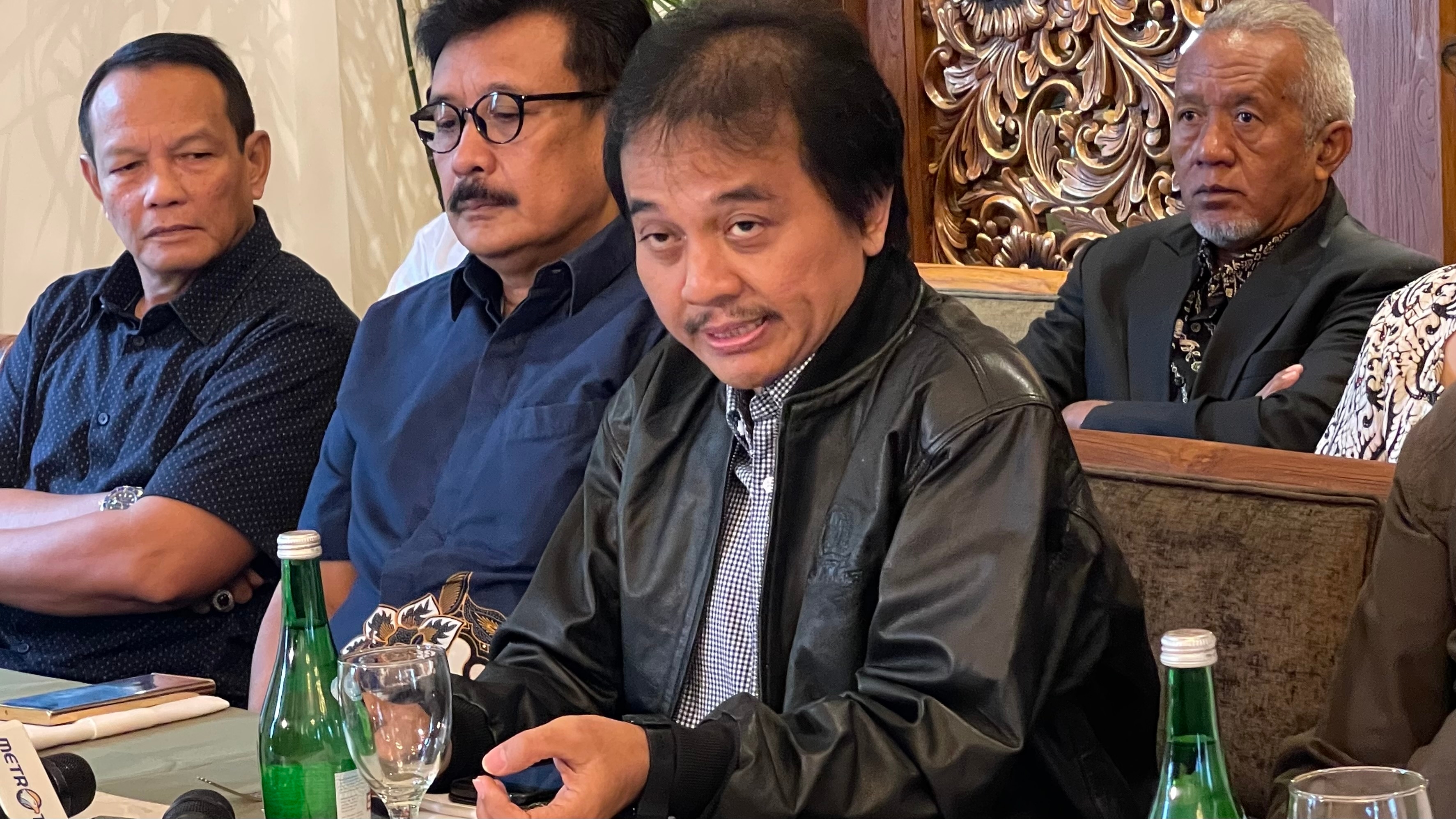 Bareskrim Bakal Panggil Roy Suryo Soal Tudingan Gibran Pakai 3 Mikrofon Saat Debat