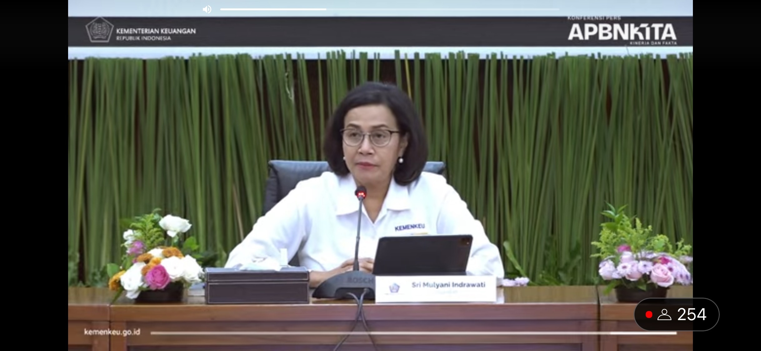 Penjualan Kendaraan Bermotor Februari 2024 Anjlok, Sri Mulyani Pede Konsumsi RT Masih Stabil