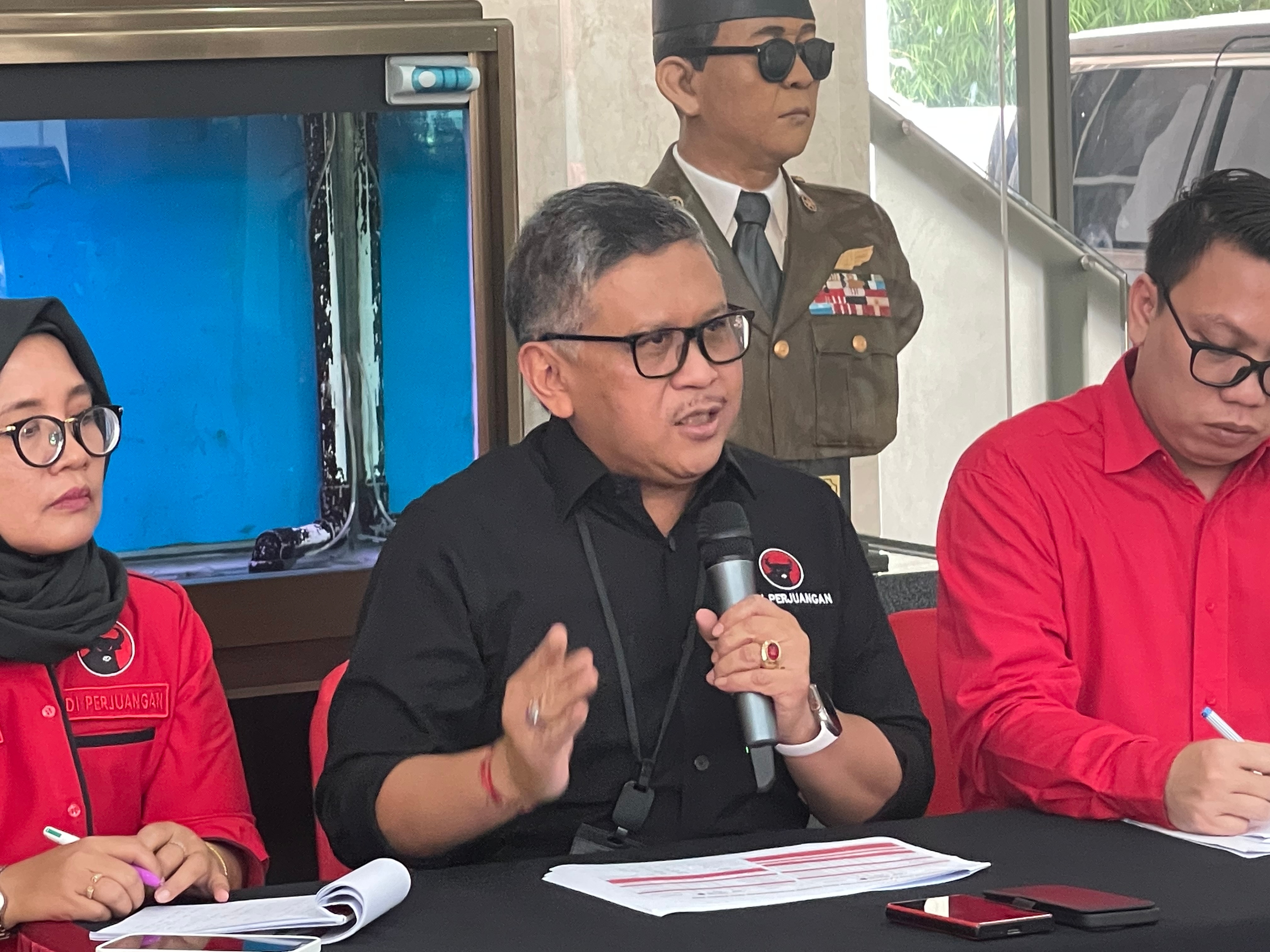 Serang Sana Sini, Sekjen PDIP Hasto Kristiyanto Disebut Sedang Tantrum