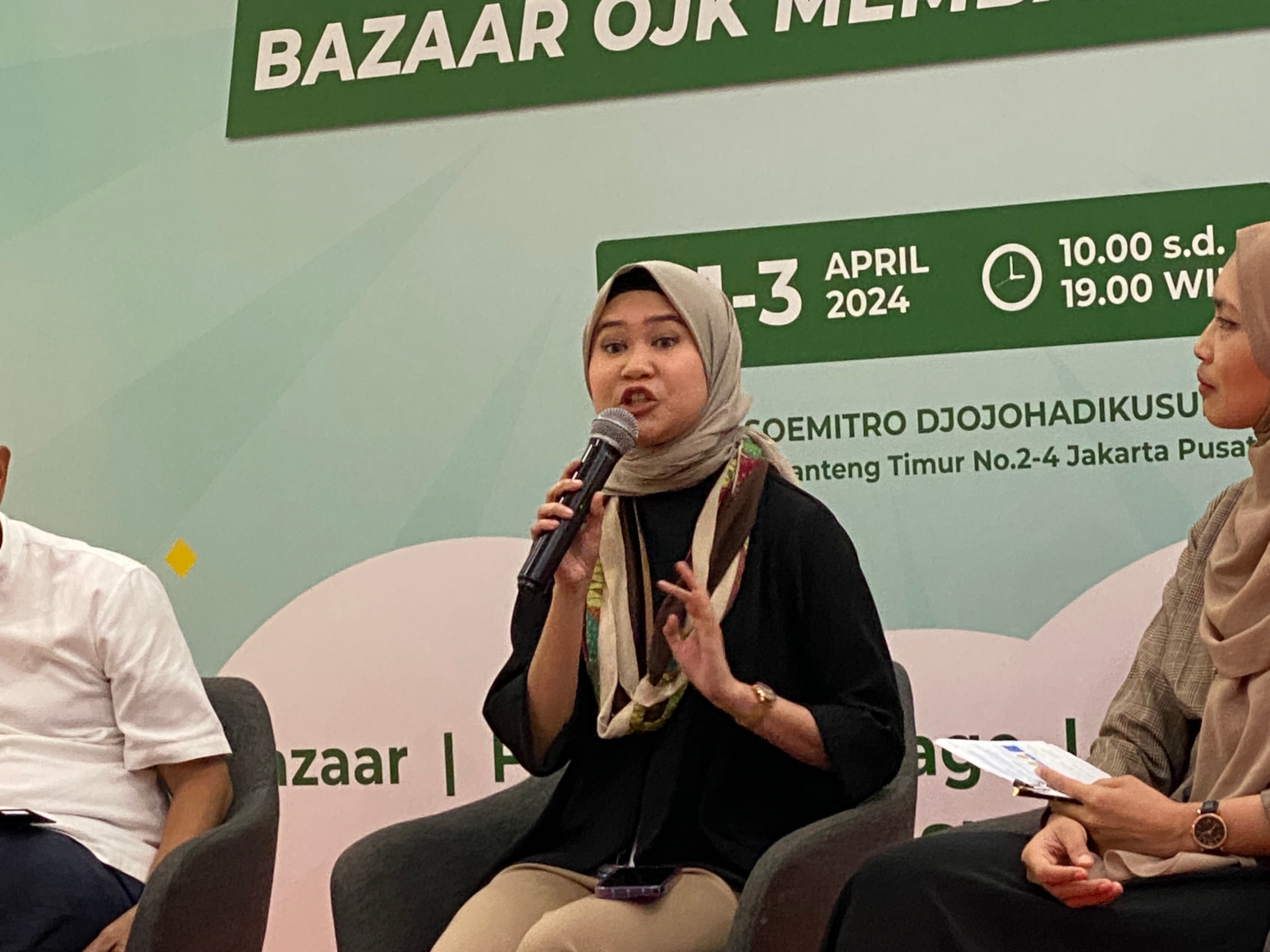 OJK: Literasi Keuangan Syariah Masyarakat Belum Optimal