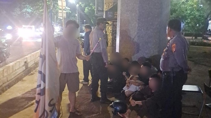 Konvoi Motor Sambil Nyalakan Petasan, 10 Remaja di Pesanggrahan Diamankan Polisi