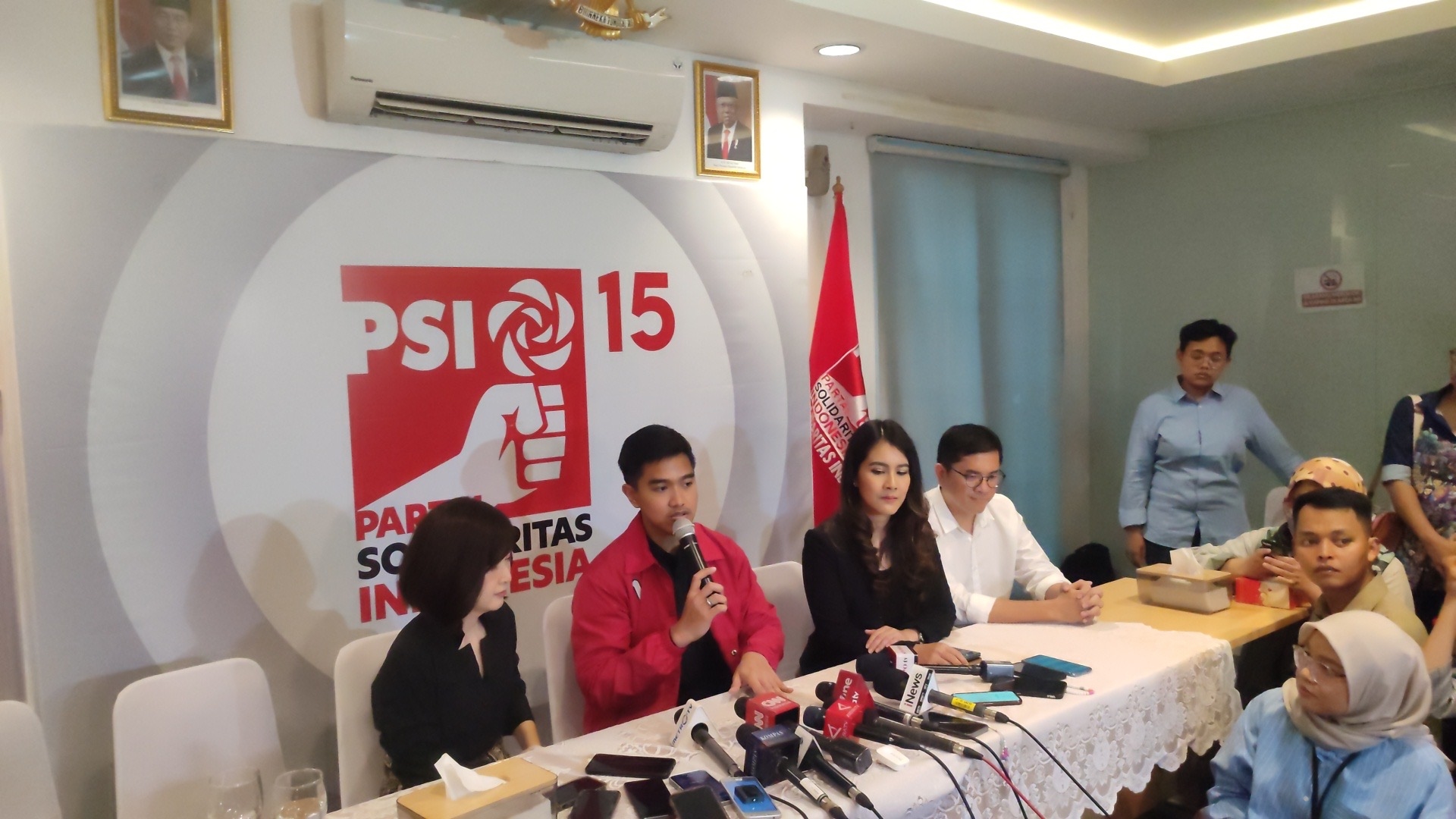 Dukung Khofifah-Emil di Pilgub Jatim, Kaesang: Tidak Ada Biaya Mahar, Cuma Ongkos Tiket Pesawat Saja