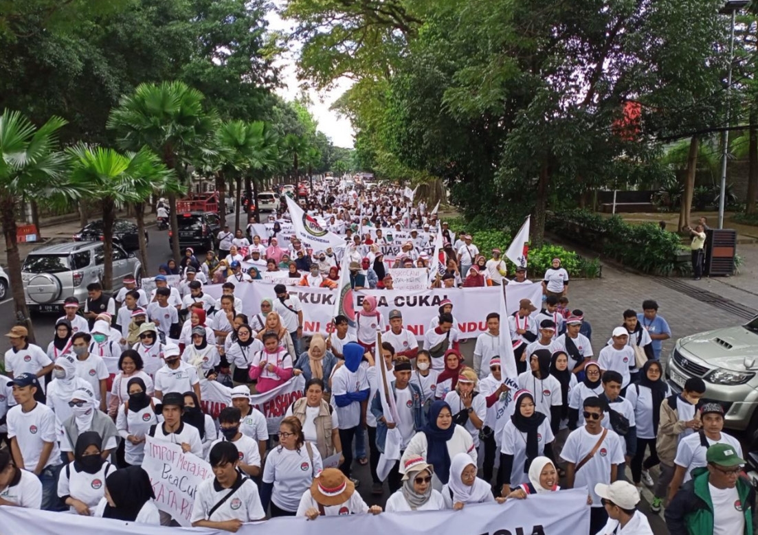 Pengusaha Konveksi di Bandung Demo Desak Bea Cukai Berantas Mafia Impor