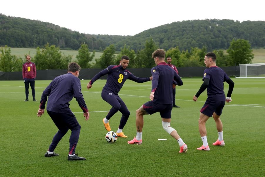 Prediksi Susunan Pemain Inggris vs Swiss: Bellingham dan Foden Sejajar di Belakang Kane