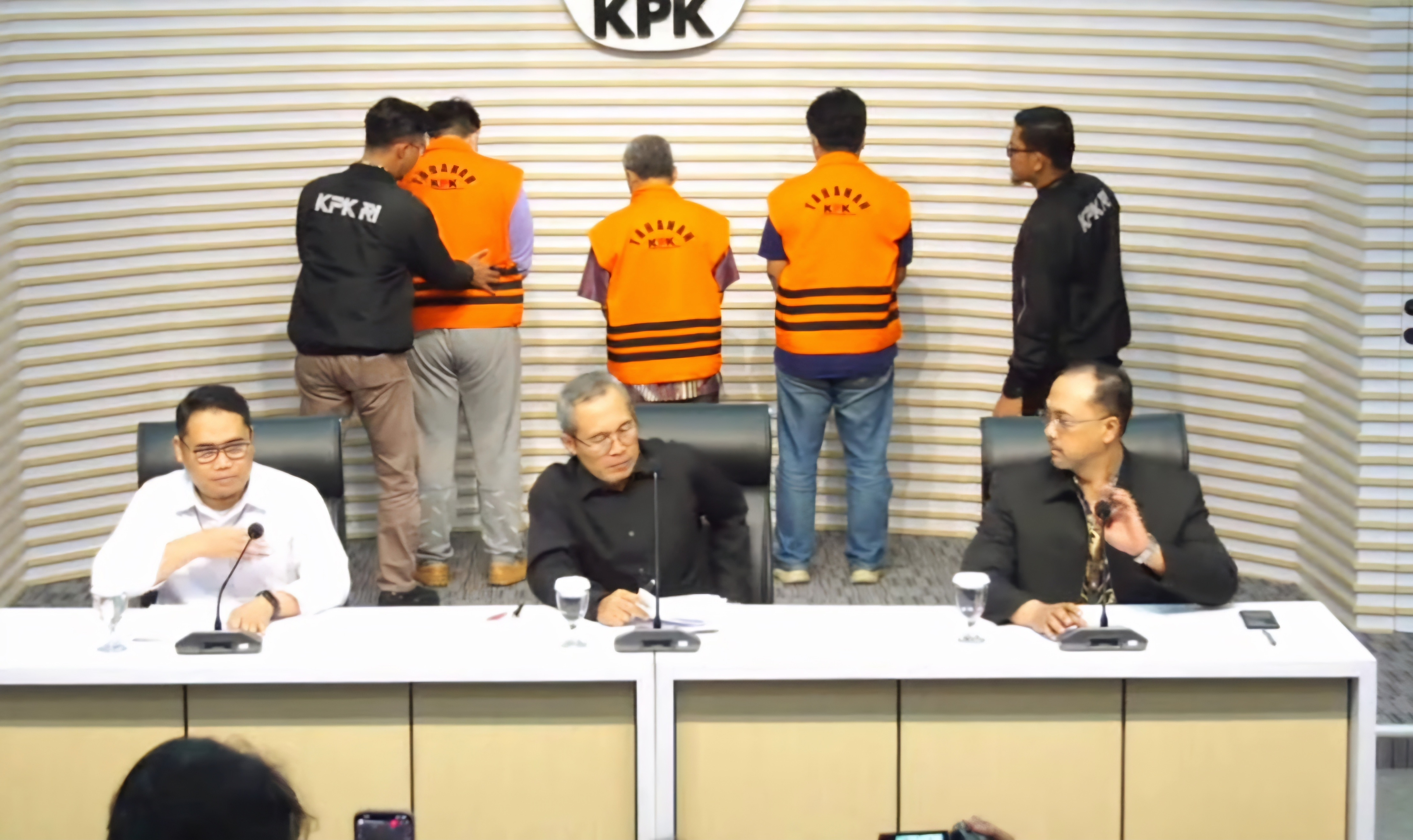KPK Jebloskan Dua Pejabat PLN dan Direktur Truba ke Penjara Terkait Korupsi Proyek PLTU Bukit Asam