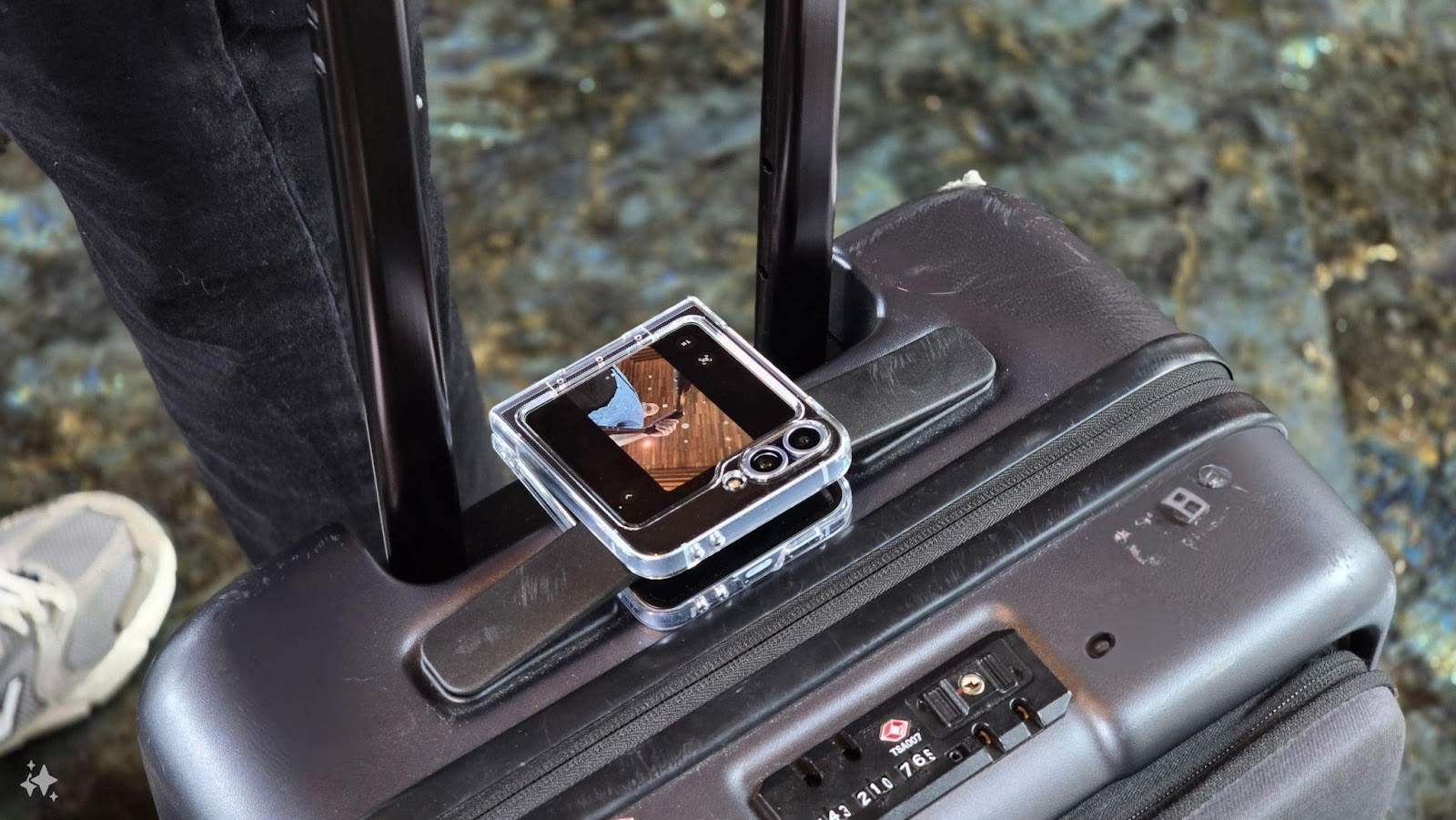 Tips Bikin Konten Traveling Pakai Galaxy Z Flip6