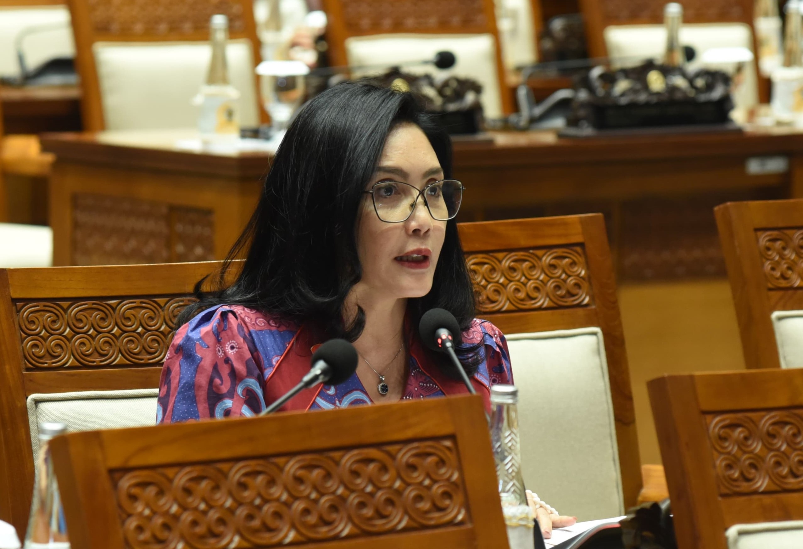 Sendu, Rieke Diah Pitaloka Masih Perjuangkan Hak Mendiang Mat Solar