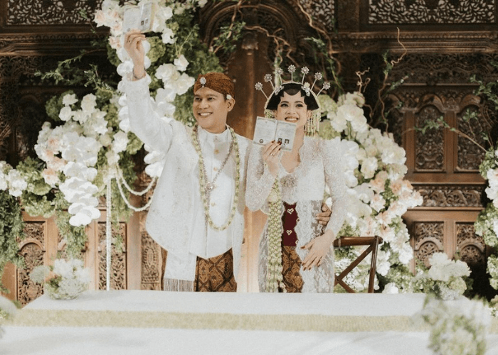 5 Potret Bahagia Pernikahan Nino Ran dan Dhabitannisa Auni, Digelar dengan Adat Jawa