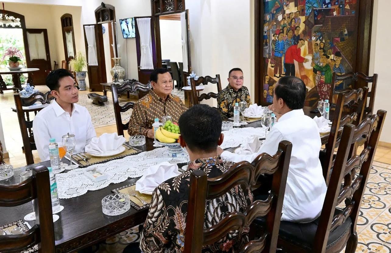 Prabowo dan Gibran Kunjungi Kediaman Jokowi di Solo, Bahas Apa?