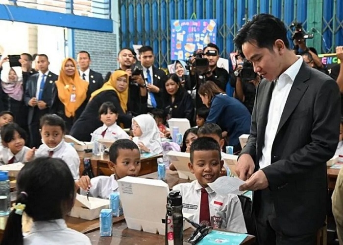 Program Makan Bergizi Gratis Paling Ditunggu dalam 100 Hari Kerja Prabowo-Gibran