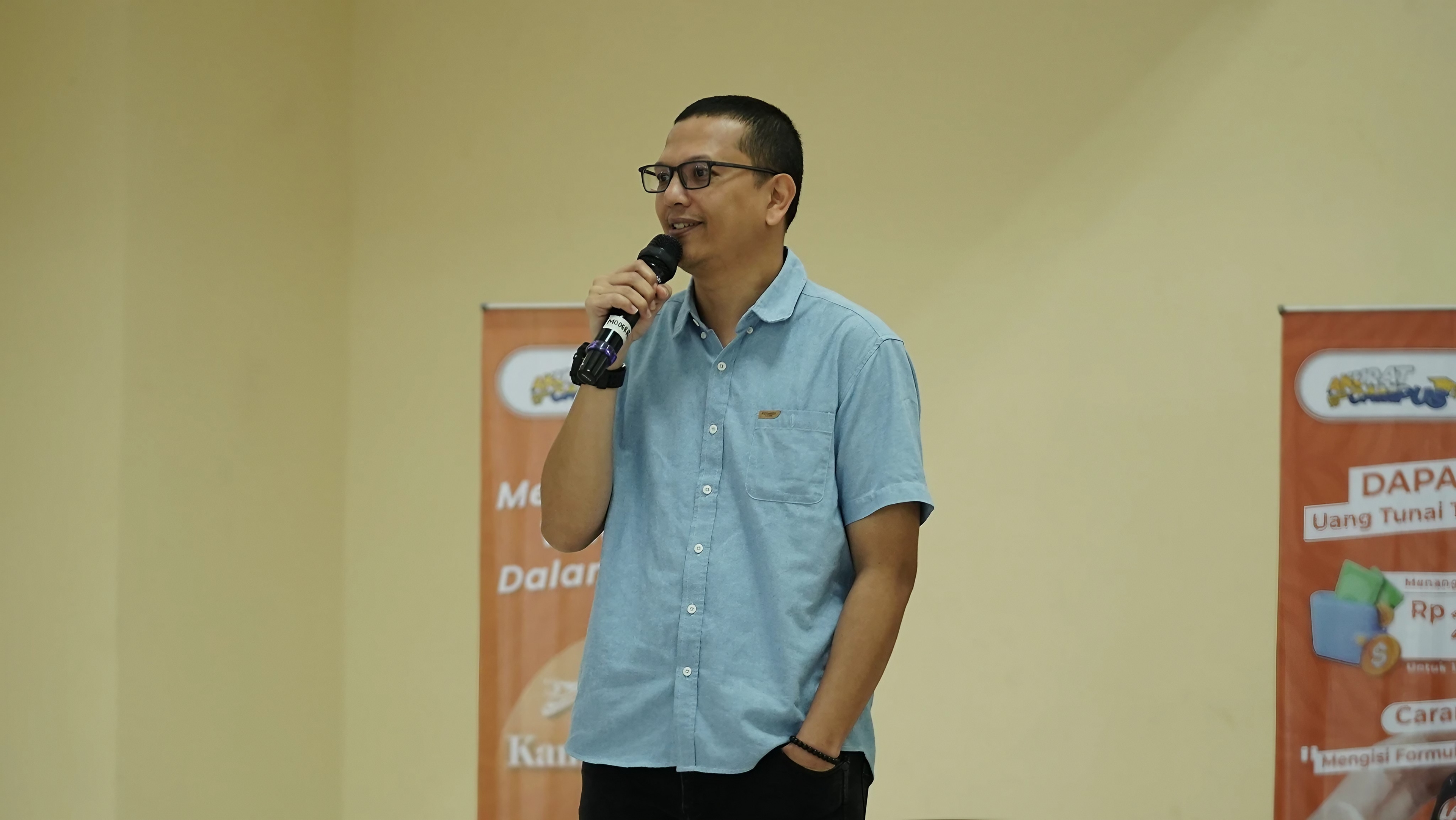 Pemred Akurat Jelaskan Perbedaan dan Persamaan Jurnalis Video dengan Konten Kreator di Acara AGTC Unpam