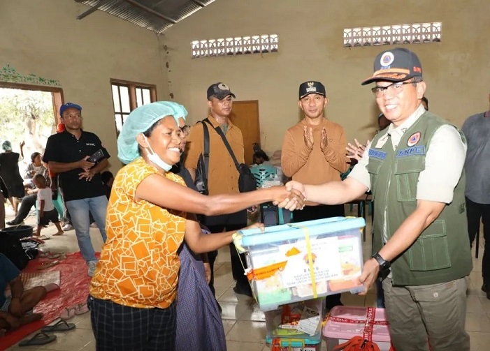 Ribuan Pengungsi Letusan Gunung Lewotobi di Kabupaten Sikka Ditangani dengan Baik