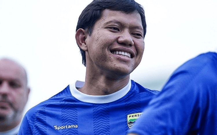 Liga 1: Jelang Putaran Kedua, Persib Bandung Resmi Permanenkan Adam Alis dari Borneo FC