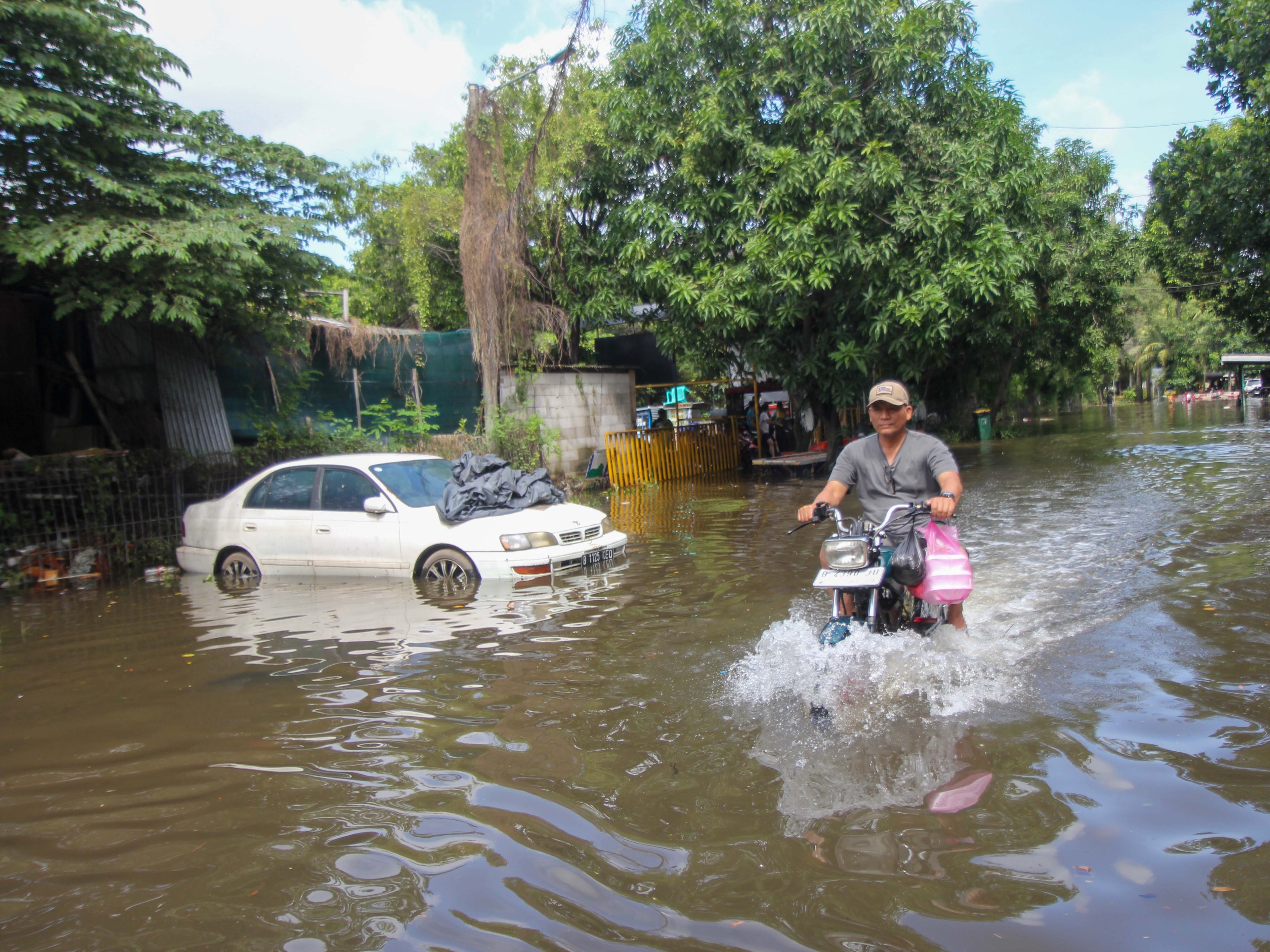 Inkonsistensi Kebijakan Banjir Jakarta, Banyak Gimik Politis