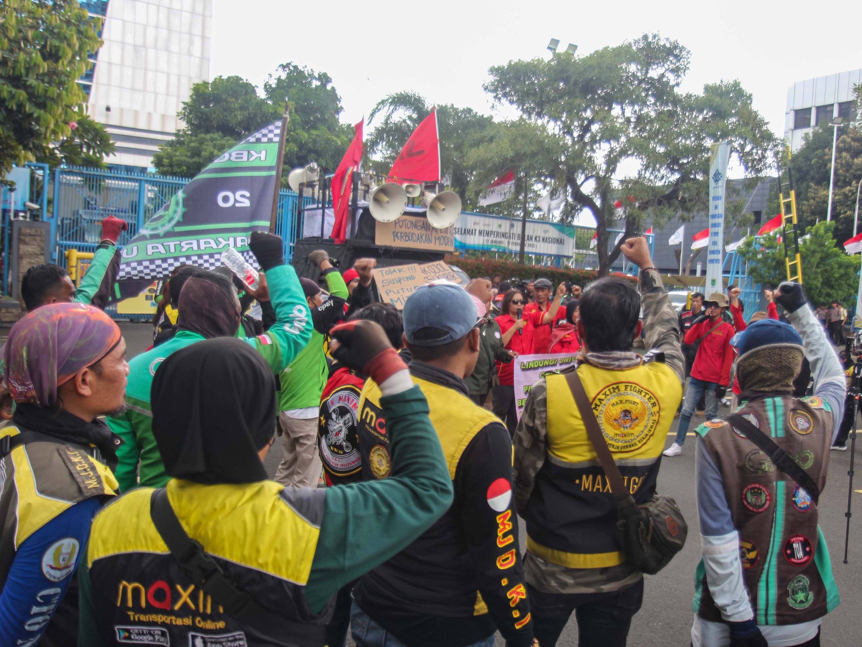 Beda dengan THR, Menaker Serahkan Besaran BHR Sepenuhnya ke Perusahaan