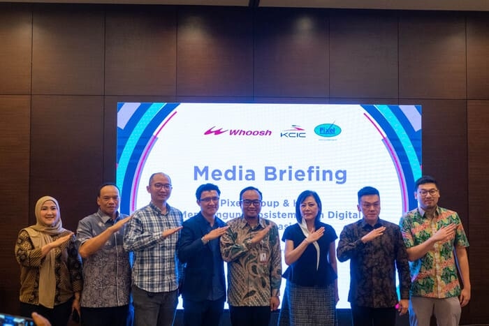Pixel Group dan KCIC Bangun Ekosistem Media Luar Ruang di Kereta Cepat Whoosh