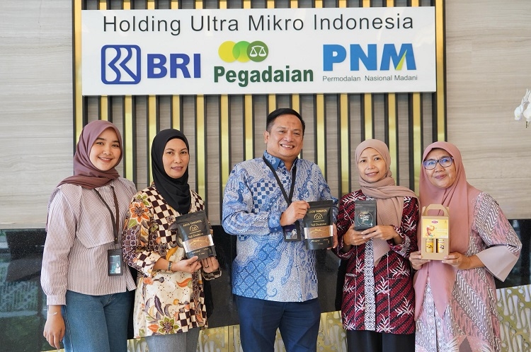 Setelah Gabung dengan PNM Mekaar, Penjual Kopi Kaki Lima Rasakan Dampak Signifikan