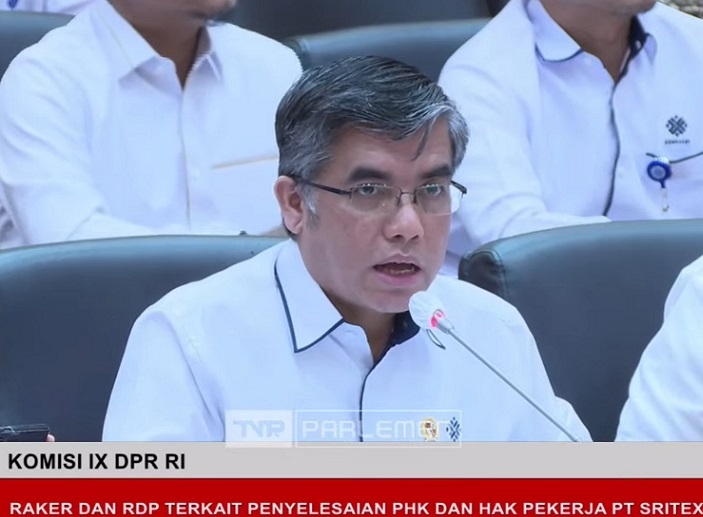 Menaker Desak Revisi Permendag 8/2024 yang Dituding Bikin Perusahaan Tekstil Bangkrut