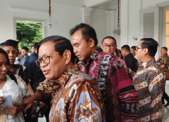 Gubernur dan Wagub Jakarta Salat Idulfitri di Masjid Fatahillah, Open House Ikut Instruksi Presiden