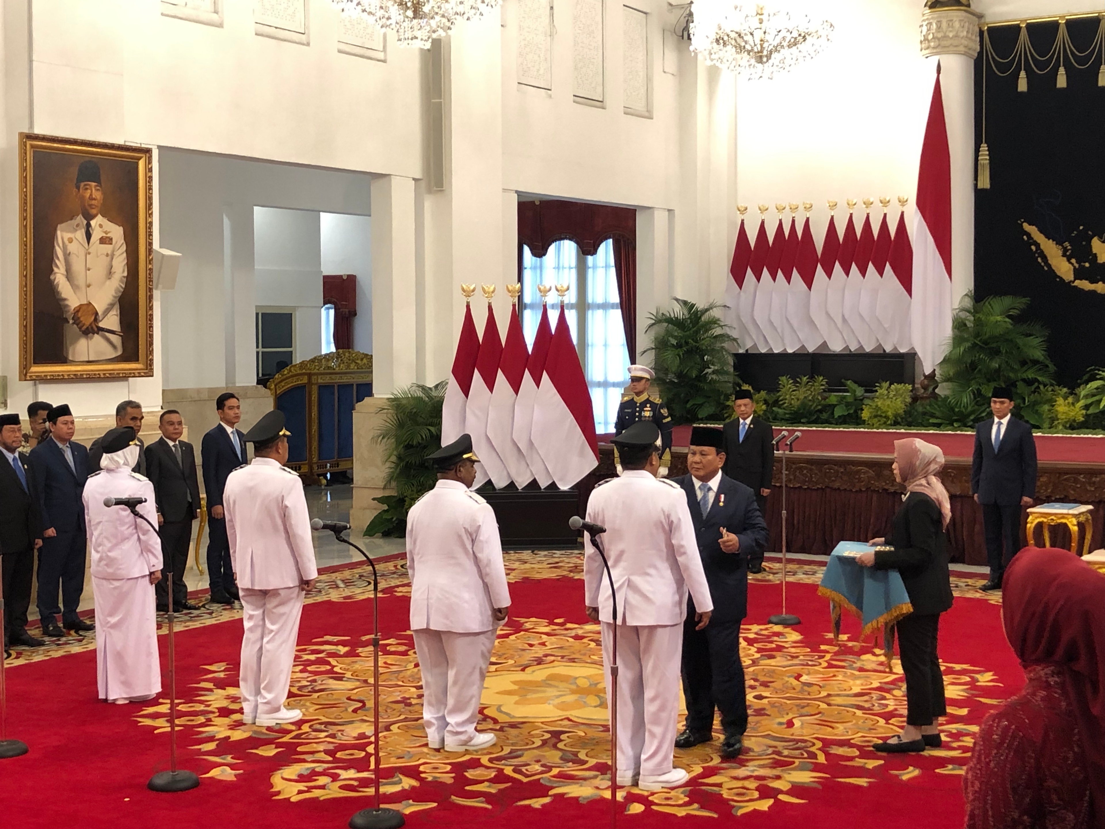 Prabowo Resmi Lantik Gubernur-Wagub Papua Pegunungan dan Babel Masa Jabatan 2025-2030