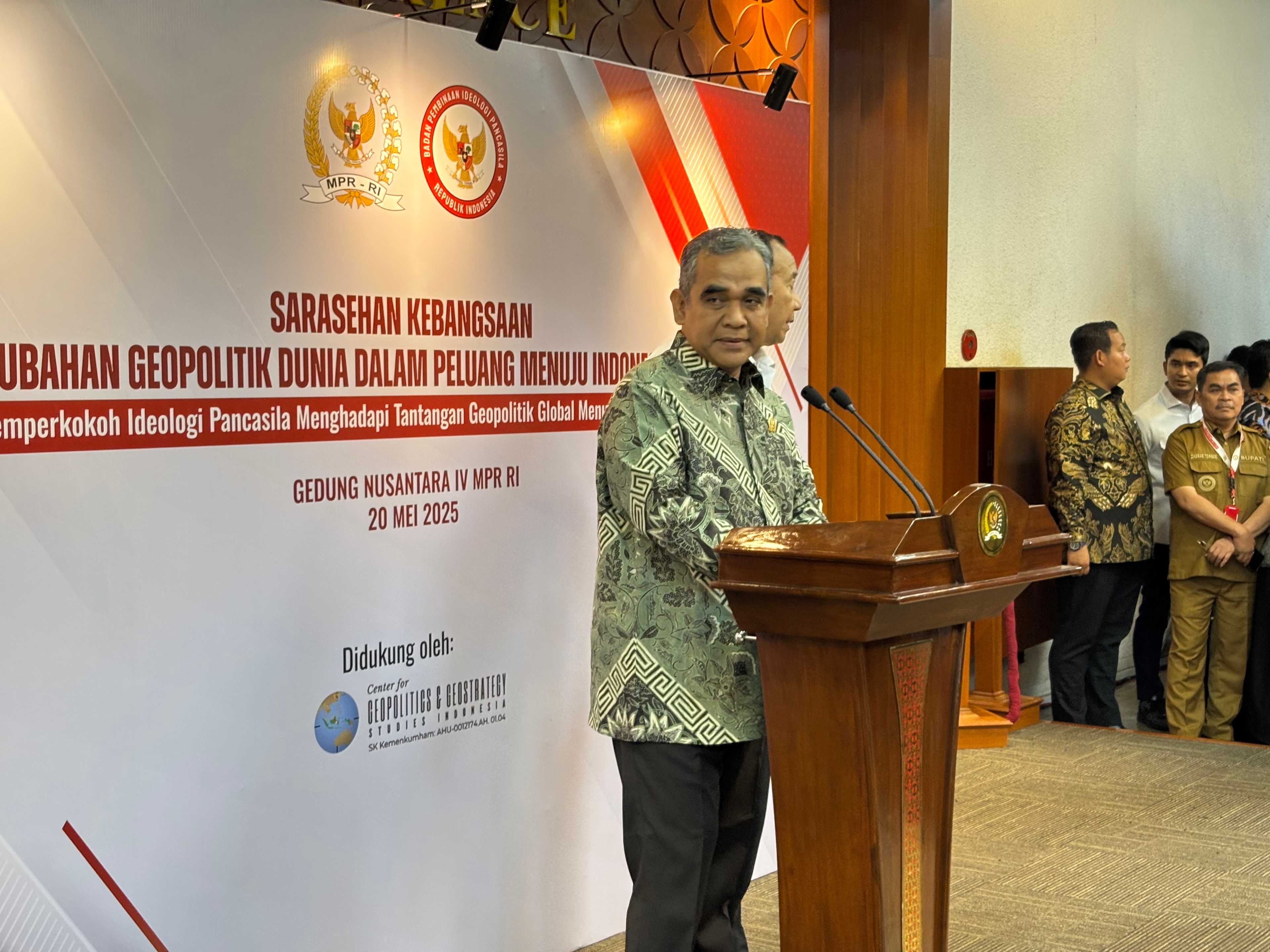 Ketua MPR: Penulisan Ulang Sejarah Indonesia Harus Disambut Baik