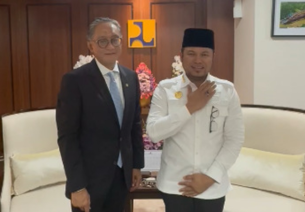 Gubernur Kaltim Temui Menteri PU, Perjuangkan Perbaikan Jalan Rusak di Daerah