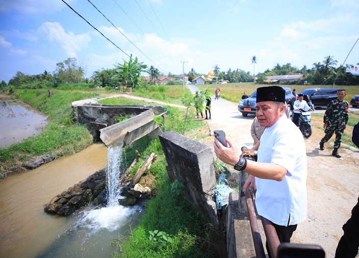 Temukan Irigasi Putus di OKU Timur, Gubernur Herman Deru Tindak Cepat Video Call Kepala BBWS Sumatera VIII