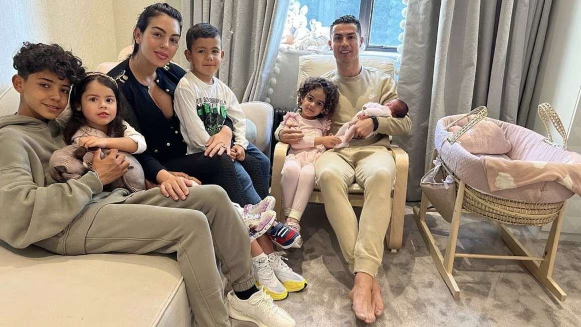 Cristiano Ronaldo Sudah Menikah? Ini Fakta Hubungannya dengan Georgina Rodríguez
