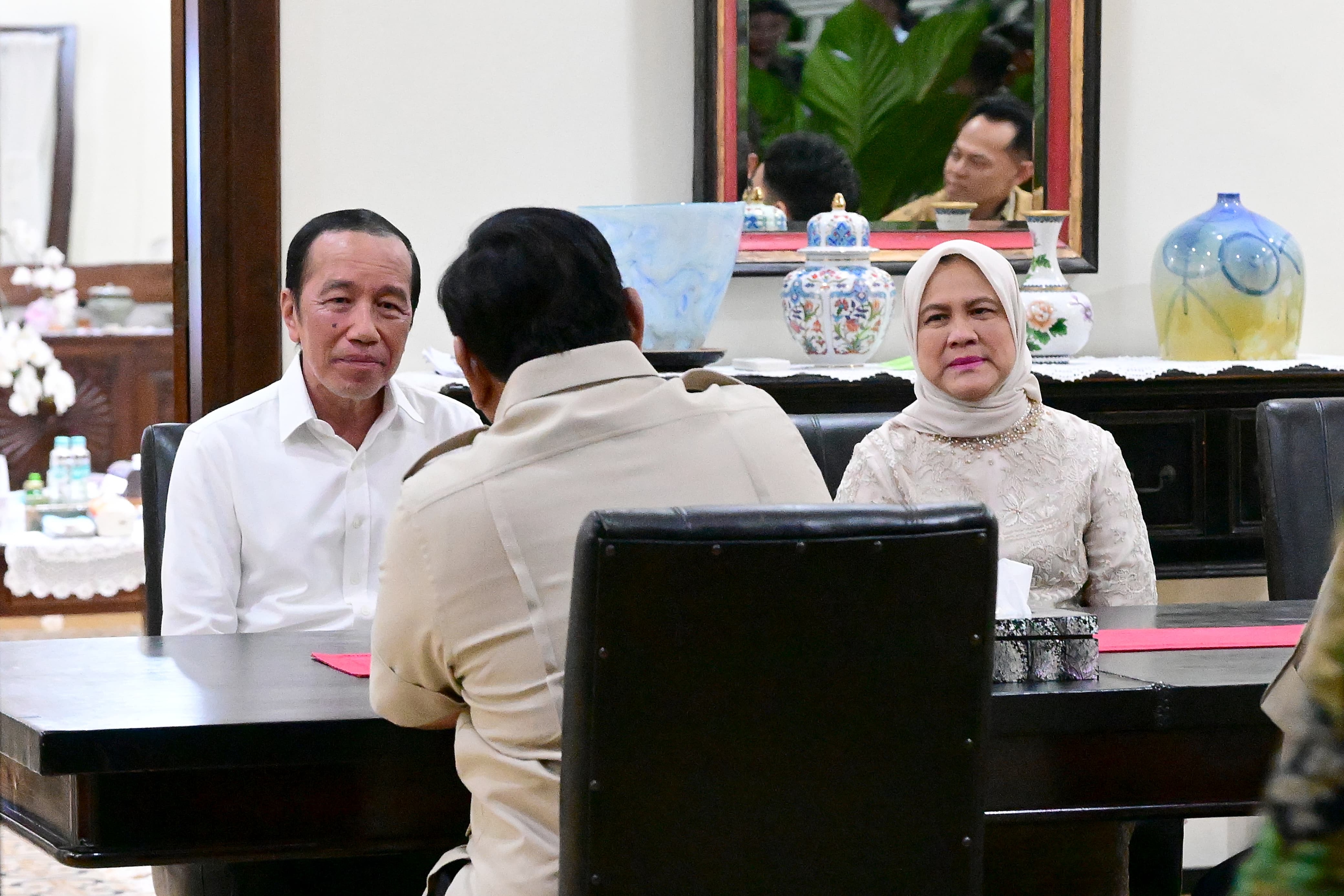 Jokowi Acungi Jempol Diplomasi Prabowo: IEU-CEPA dan Penurunan Tarif AS Adalah Langkah Luar Biasa