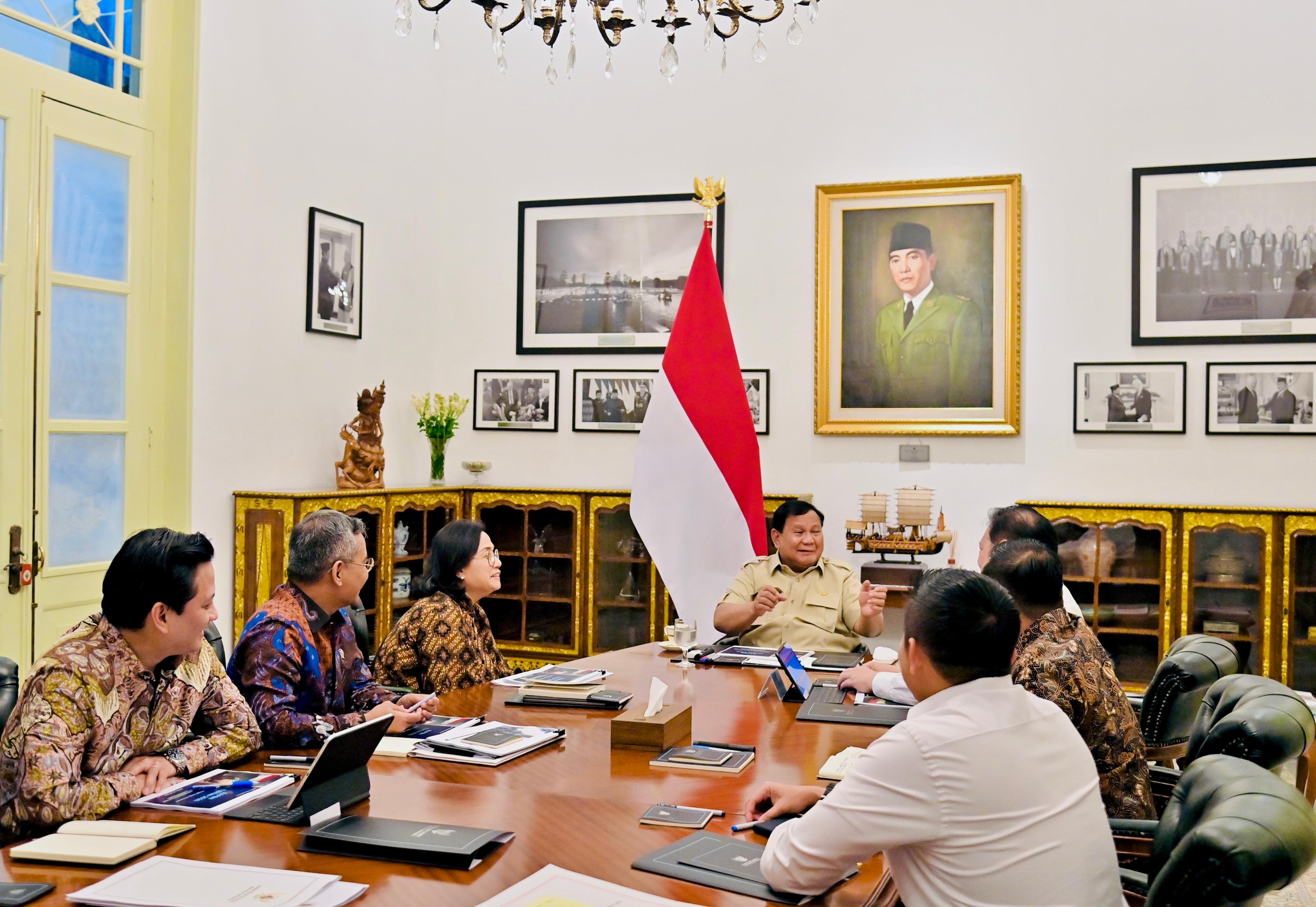Rapat di Istana: Presiden Prabowo Fokus ke RAPBN 2026, Sri Mulyani Pastikan Trisula Jadi Prioritas